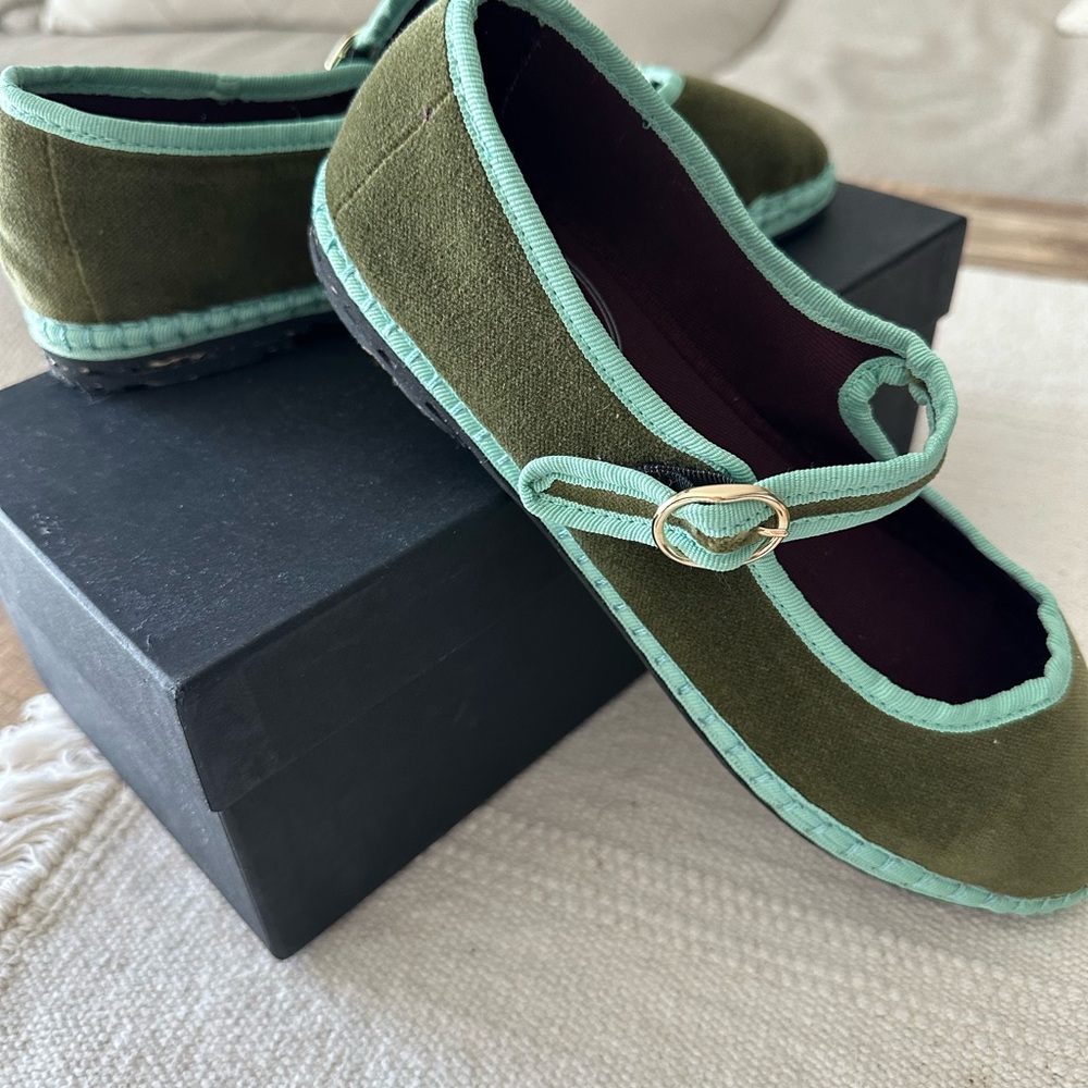 Flabelus Green Velvet Mary Jane Flats